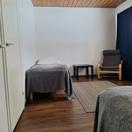 Lägenhet Spacious For 5
